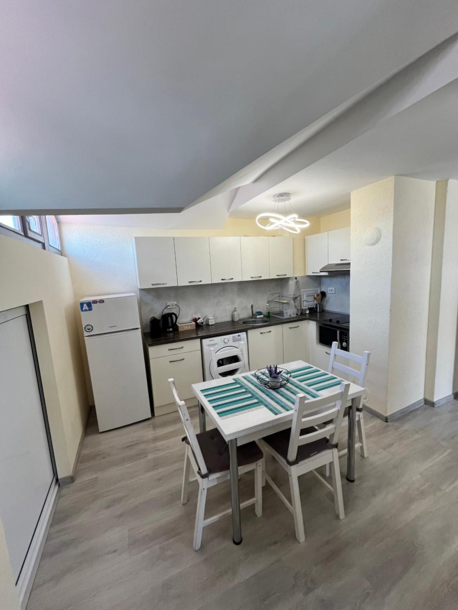 Apartment Happy Holiday Lazur Burgas Exterior photo